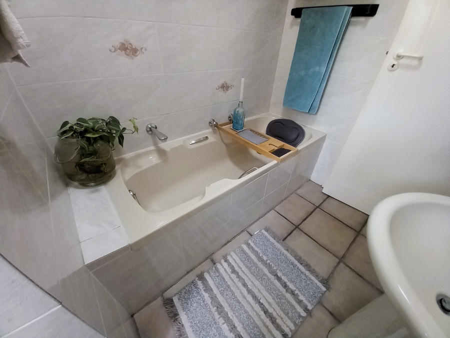 To Let 2 Bedroom Property for Rent in Goedemoed Western Cape